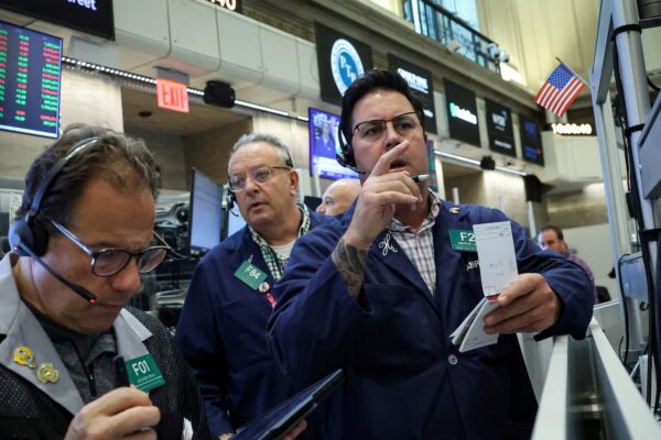 How a stock market collapse can lead to a slump