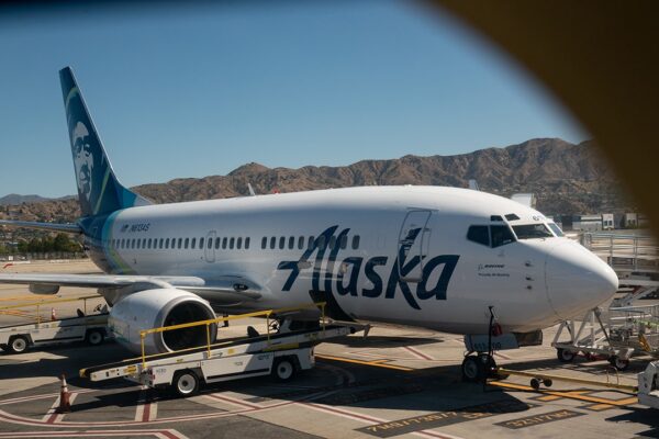 Alaska Airlines grounds all flights due to major IT outage Thursday