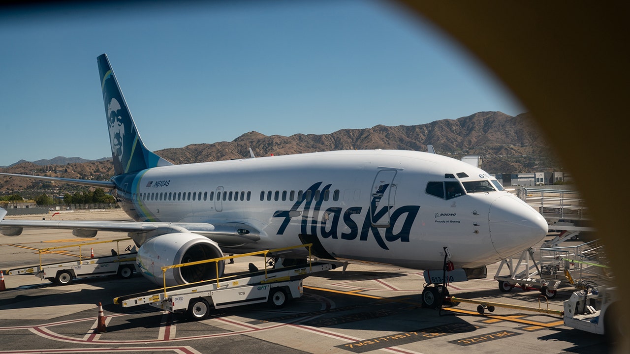 Alaska Airlines grounds all flights due to major IT outage Thursday