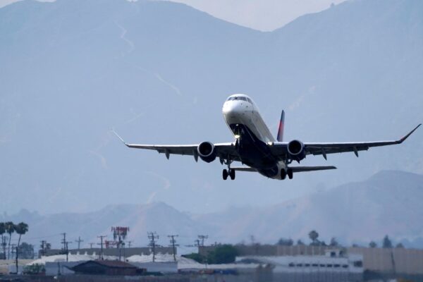 Flights delayed at some U.S. airports amid shortage of air traffic controllers