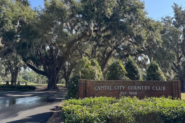 Outrage over plan to sell Florida golf course built in part over slaves’ graves Outrage over plan to sell Florida golf course built in part over slaves' graves