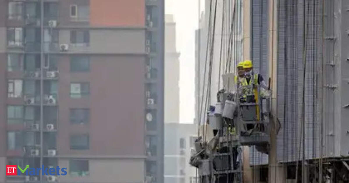 China September new home prices edge up, resale market falls: survey