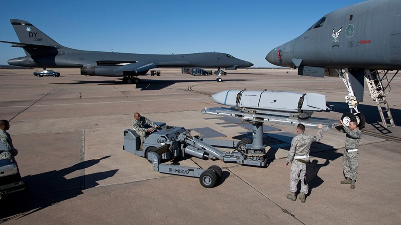 US B-1B bomber flew off coast of Venezuela, flight tracking data shows