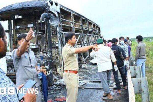 India bus fire: Hundreds of smartphones intensified blaze