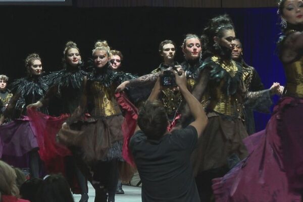 Fashion Week Rochester benefits local youth station icon