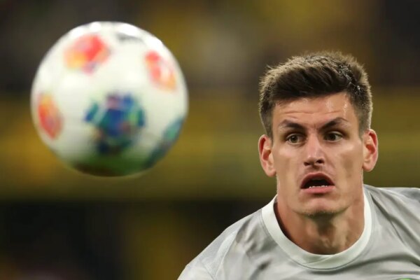 Wolfsburg confirm serious shoulder injury for Joakim Maehle