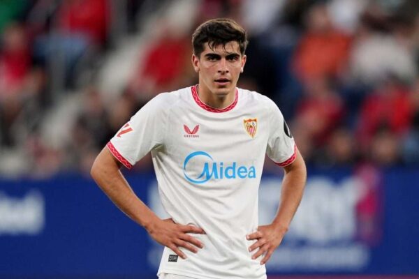 Napoli view Sevilla's Juanlu Sanchez as replacement for Giovanni di Lorenzo