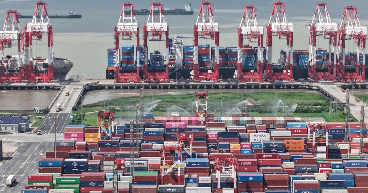 Chinese economy slows in growth as U.S. trade talks expected to resume