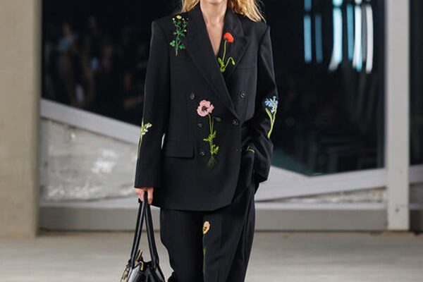 In Riyadh, Stella McCartney closes an internationally focused fashion week, a pillar of Saudi Vision 2030 In Riyadh, Stella McCartney closes an internationally focused fashion week, a pillar of Saudi Vision 2030