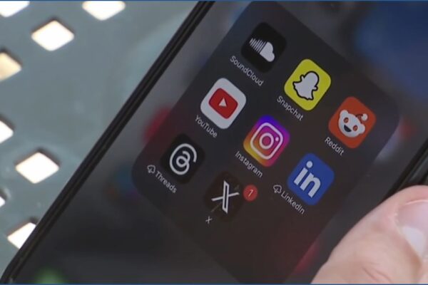 Pennsylvania lawmakers debate cell phone rules in schools