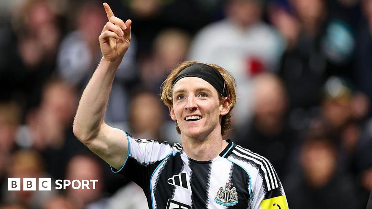 Anthony Gordon celebrates after scoring for Newcastle United against Benfica in the Champions League at St James' Park on 21 October, 2025