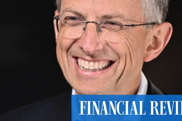 The photo on the cover of the magazine” Anthony Albanese and his new members and senators.