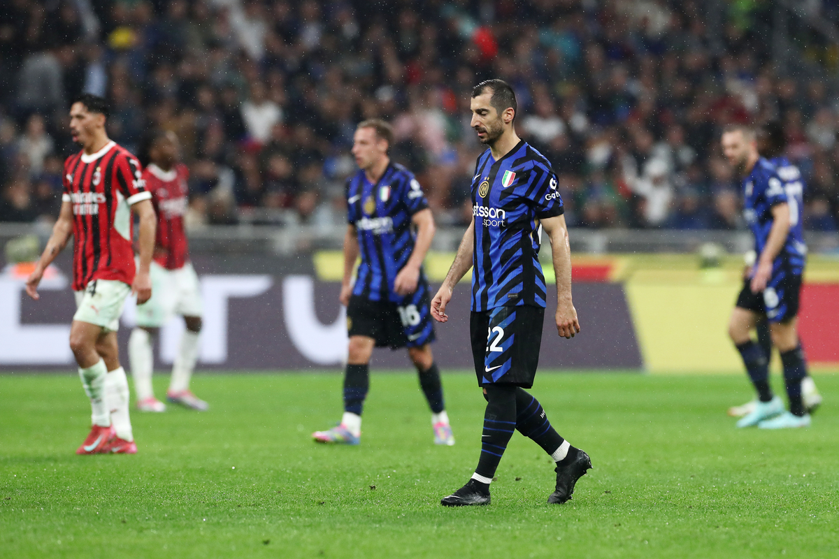 MILAN, ITALY - APRIL 23: Henrikh Mkhitaryan of FC Internazionale reacts during the coppa Italia Semi Final match between FC Internazionale and AC Milan at Stadio Giuseppe Meazza on April 23, 2025 in Milan, Italy. (Photo by Marco Luzzani/Getty Images)