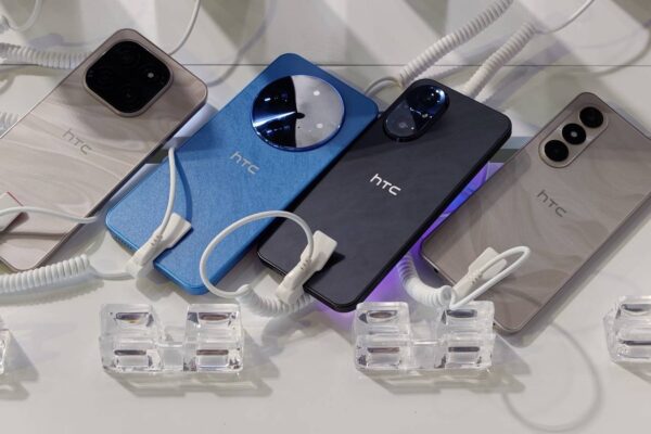 HTC Is Not Dead Yet, Shows off a Bunch of New Phones