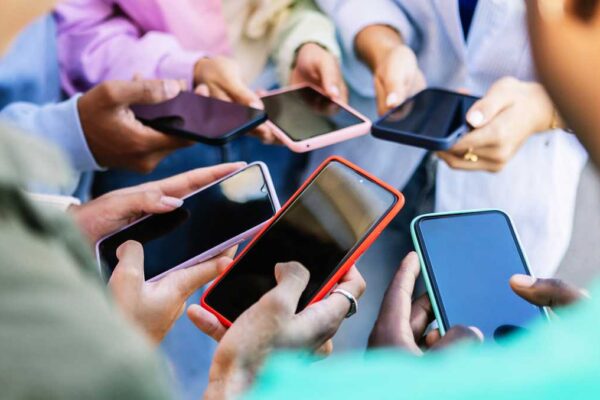 Educators debate statewide cellphone policy at Harrisburg hearing