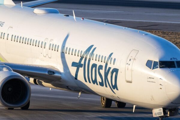 Alaska Airlines grounds all flights nationwide due to tech outage