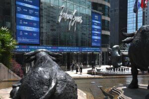 Fears of renewed US-China trade tensions send Asian stocks tumbling