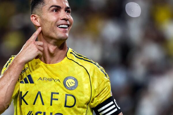 Cristiano Ronaldo becomes first billionaire soccer player, report says