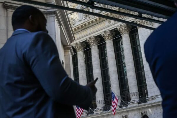 Why the Dow is up 500 points in the middle of a government shutdown