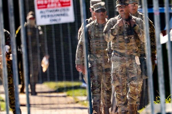 Appeals court temporarily blocks deployment of National Guard troops in Chicago Appeals court temporarily blocks deployment of National Guard troops in Chicago