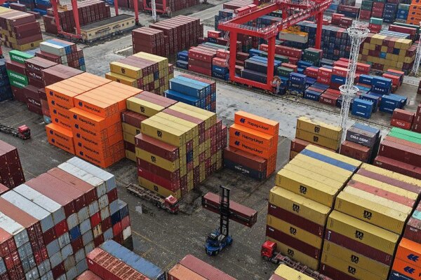 Senate approves Democratic resolution that would block Trump's global tariffs