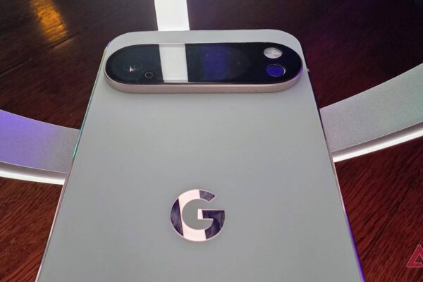 I have used dozens of Android smartphones but these Pixel features still amaze me to date