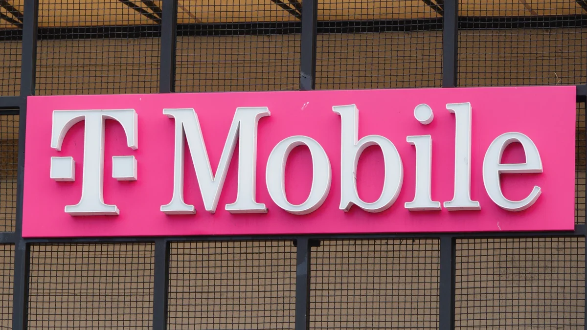 iPhone 17 and Galaxy S25 customers not on T-Mobile are missing out