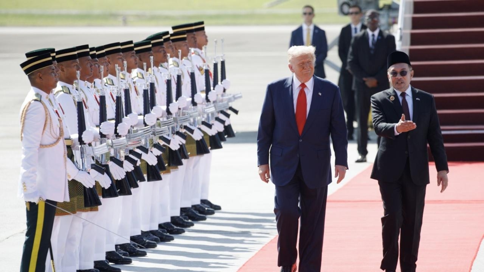 The Effort to Court Trump Abroad: Deals, Flattery and Jet Fighters