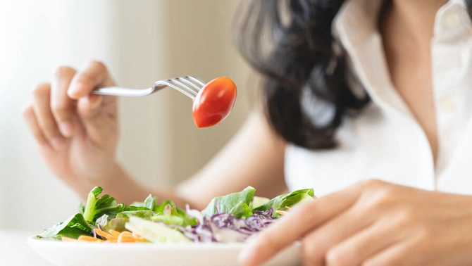 A doctor warned how an obsession with a healthy lifestyle can harm one's health | Baku.ws News Site
