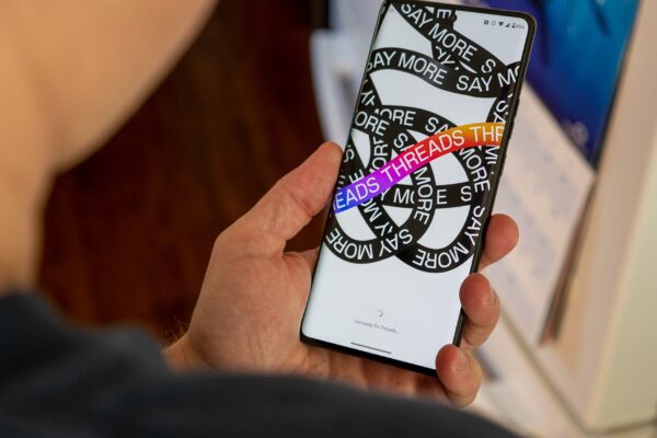 Threads is rolling out group chats and expands messaging to the EU