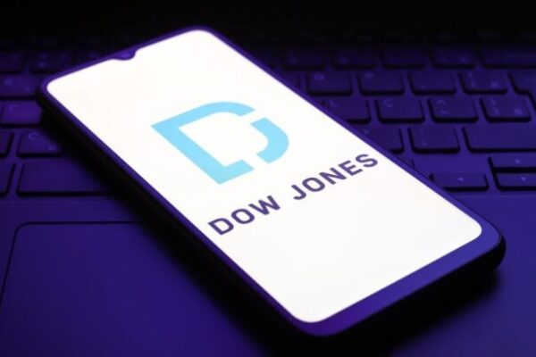 Dow Jones Index Today: DJIA Stumbles as IRS Updates Tax Brackets, Government Shutdown Drags On