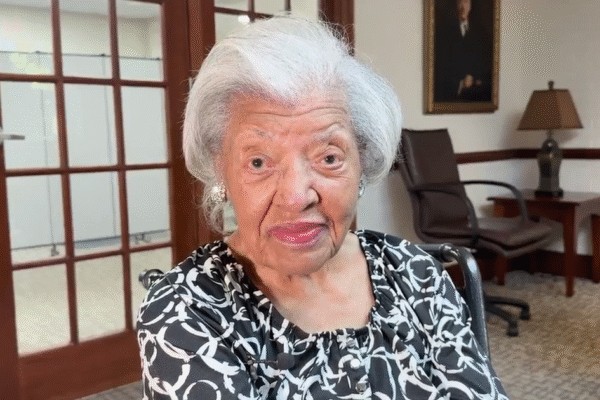 106-year-old Spelman alumna, fashion pioneer looks back at breaking boundaries and homecoming celebrations 106-year-old Spelman alumna, fashion pioneer looks back at breaking boundaries and homecoming celebrations