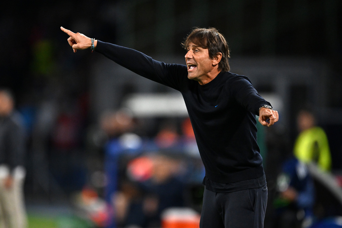 NAPLES, ITALY - OCTOBER 01: Antonio Conte SSC Napoli head coach during the UEFA Champions League 2025/26 League Phase MD2 match between SSC Napoli and Sporting Clube de Portugal at Stadio Diego Armando Maradona on October 01, 2025 in Naples, Italy. (Photo by Francesco Pecoraro/Getty Images)