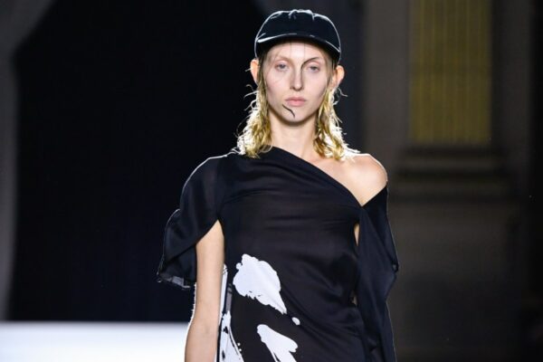 Yohji Yamamoto Spring 2026 Ready-to-Wear Runway, Fashion Show & Collection Review [PHOTOS]