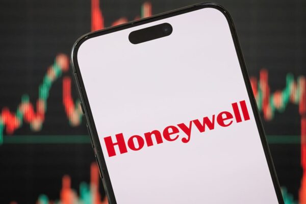 Ignore Street’s ‘shameful’ double downgrade of Honeywell, Cramer says