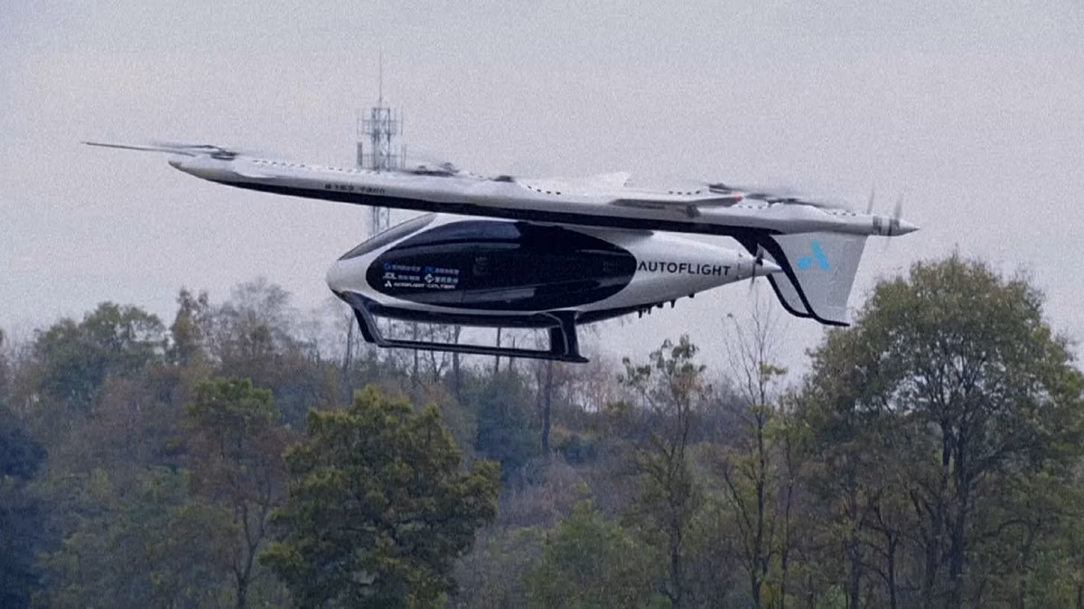 Video. China's 2-tonne eVTOL completes cross-city cargo test flight