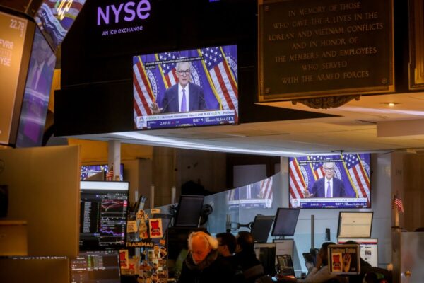 Wall Street Confronts Fed Doubts as Bill Gross Sells Treasuries