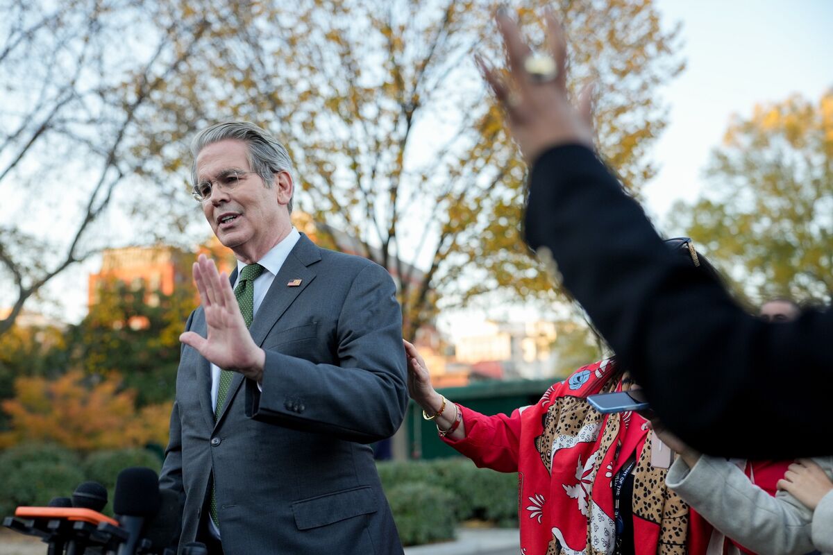 Senate Democrats Press Bessent on Oversight of China Investments