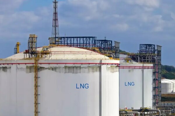 UK to ban maritime services for Russian LNG exports