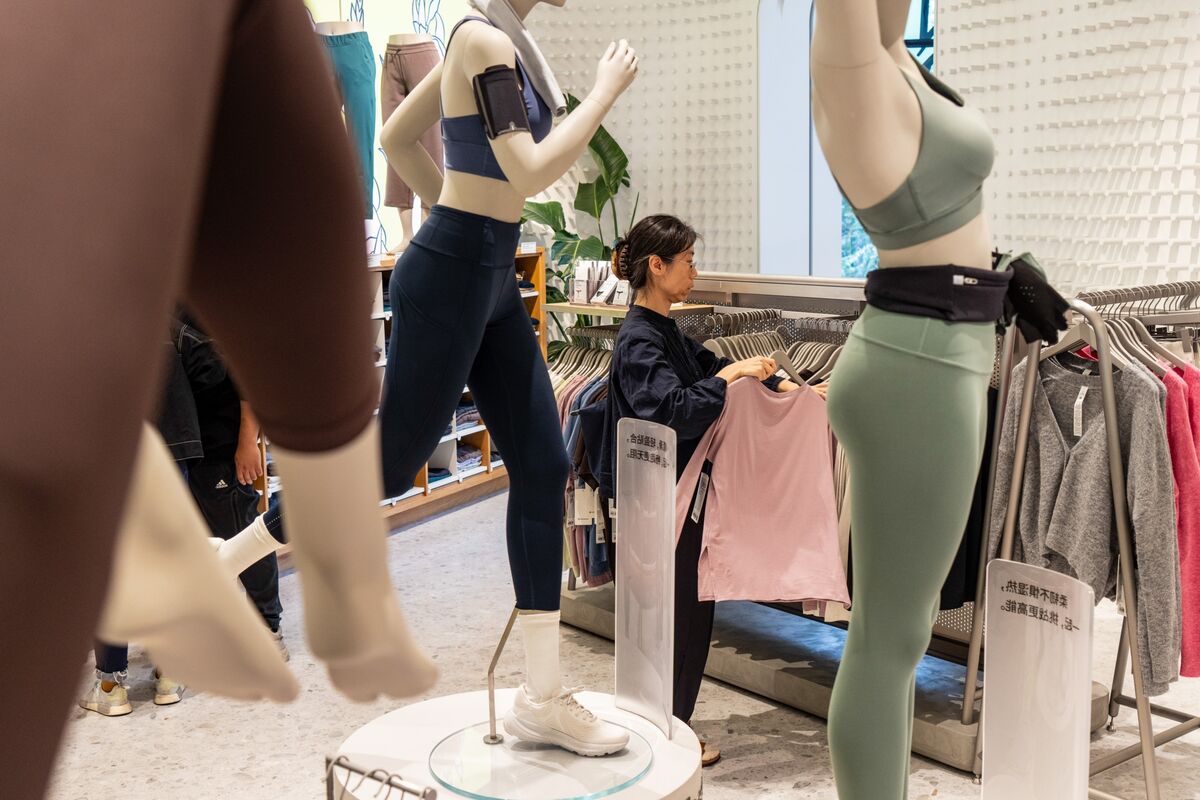 ‘Yoga Pants and Cheeseburgers’: Traders Turn Focus to Consumers