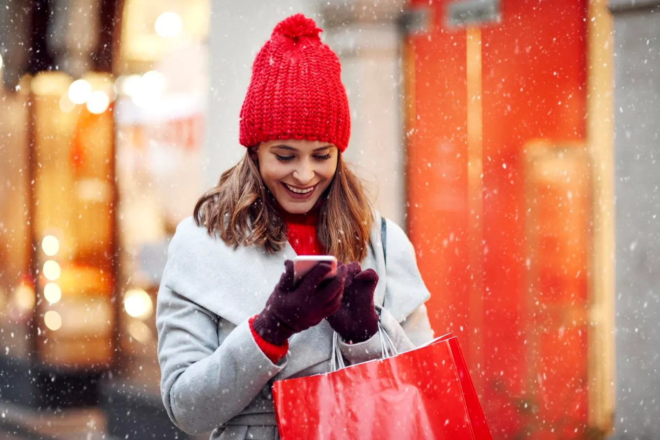 How Buy-Now-Pay-Later And Cash Back Apps Drive Holiday Shopping