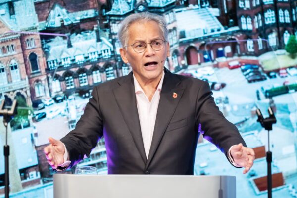 BBC chairman expected to apologise for Trump speech edit after Davie resignation