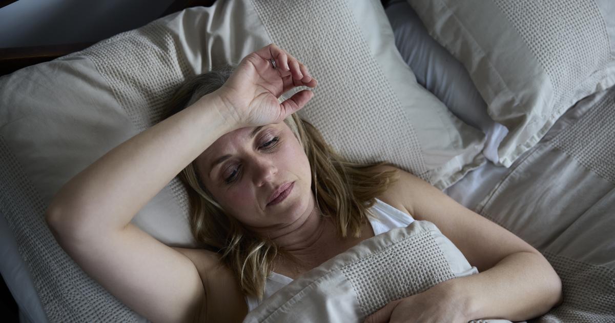 UK 'sliding into crisis' as 800,000 extra people off sick