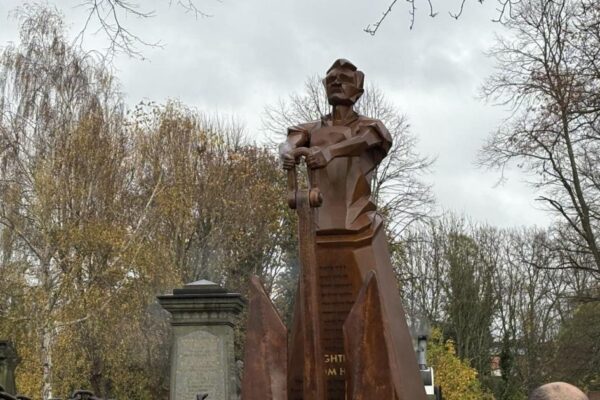 Fighting From Home sculpture honours vital Second World War workers