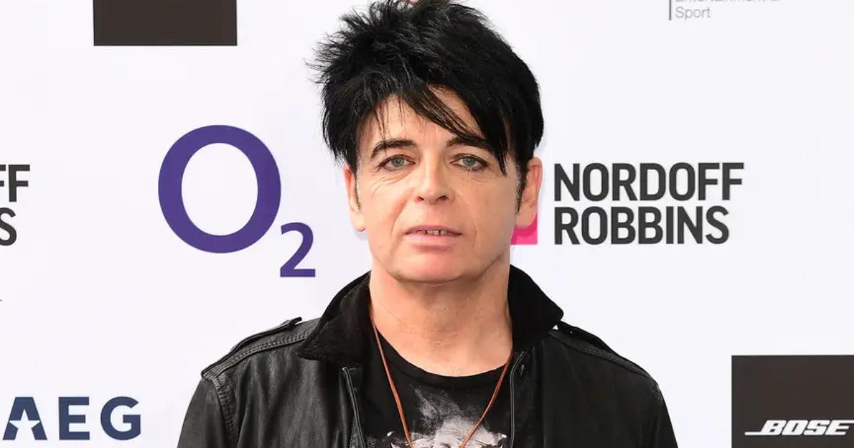 Gary Numan breaks down on stage leaving fans concerned