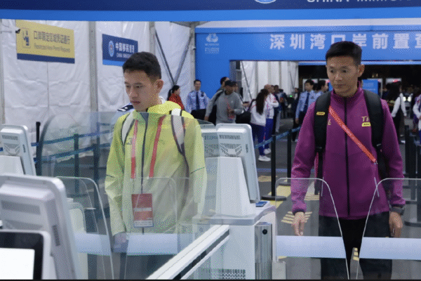 Testing the technology behind China's first cross-border marathon