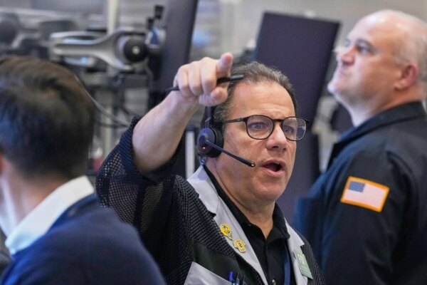 Stock market fizzles despite Nvidia, Walmart strength