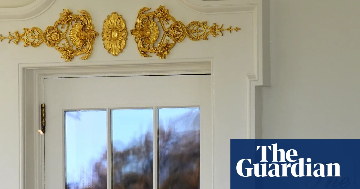 Trump’s gold sign outside Oval Office prompts backlash | Donald Trump