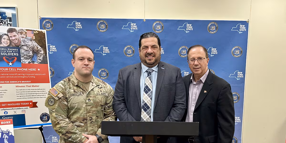 Cell Phones for Soldiers provides troops with free phone minutes