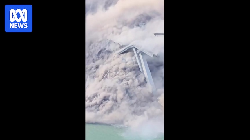 Hongqi Bridge partially collapses in southwest China just months after opening